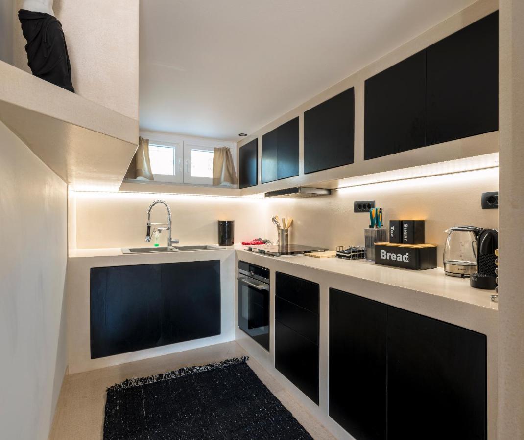 Black And White Apartment Pollonia Exteriér fotografie